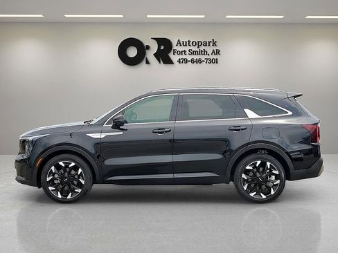 Used 2025 Kia Sorento SX FWD image 3