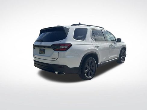 Used 2025 Honda Pilot Sport image 5