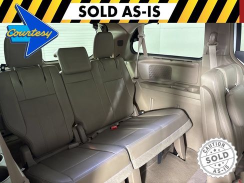 Used 2014 Chrysler Town & Country Touring-L w/ Driver Convenience Group FWD image 19