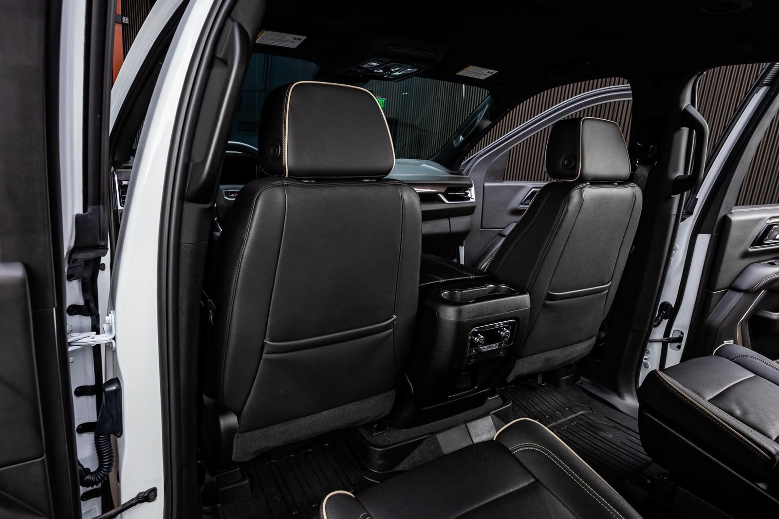 Used 2026 GMC Yukon Elevation w/ LPO, Floor Liner Package AWD/4WD image 30