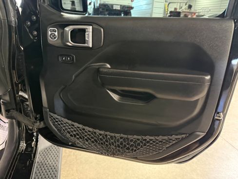 Used 2022 Jeep Wrangler Unlimited Sport w/ Cold Weather Group AWD/4WD image 8