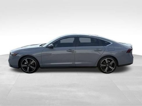Used 2025 Honda Accord Sport image 12