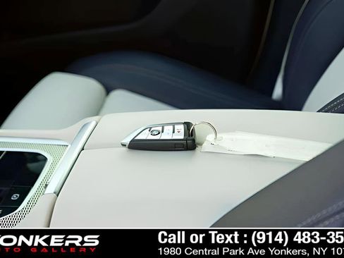 Used 2022 BMW X6 xDrive40i w/ Executive Package image 50