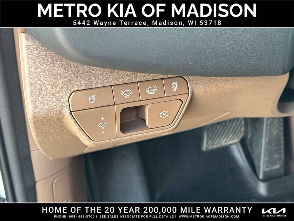 Used 2024 Kia EV9 Land AWD/4WD image 15