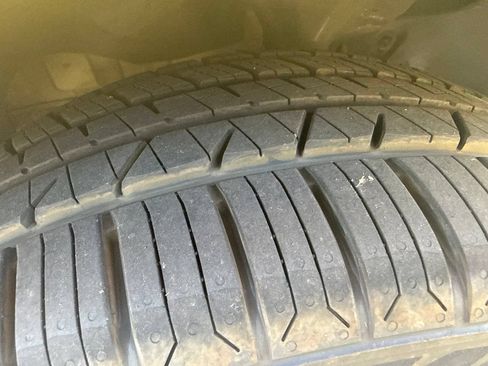 Used 2005 Volkswagen Beetle GLS FWD image 3