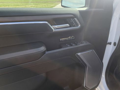 Used 2025 Chevrolet Silverado 1500 High Country image 10