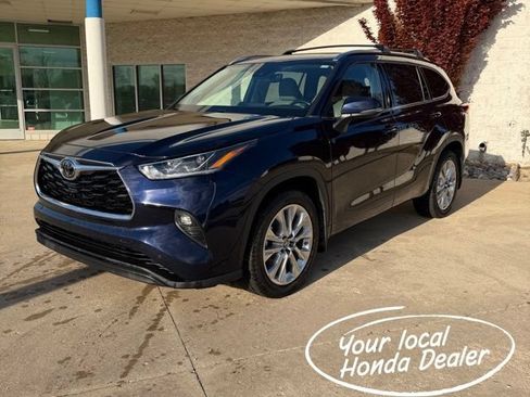 Used 2021 Toyota Highlander Limited AWD/4WD image 1