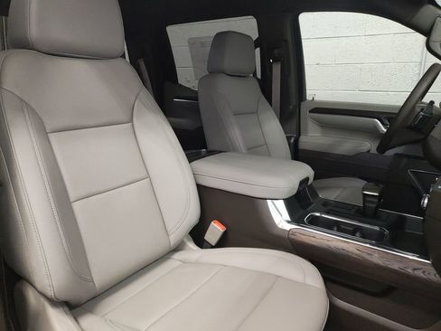 New 2026 GMC Sierra 1500 SLT w/ SLT Premium Package AWD/4WD image 9