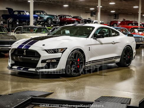 Used 2020 Ford Mustang Shelby GT500 w/ Technology Package RWD image 3