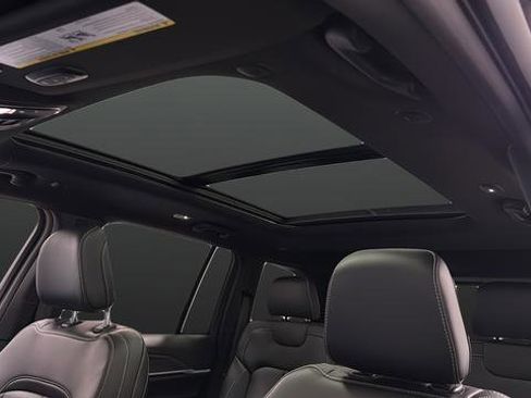 New 2026 Jeep Grand Cherokee Limited w/ Luxury Tech Group II image 12