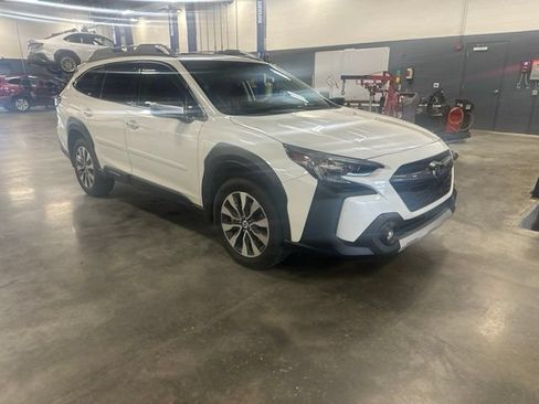 Used 2025 Subaru Outback Touring XT w/ Popular Package #2 AWD/4WD image 1