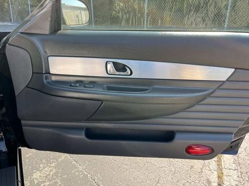 Used 2002 Ford Thunderbird image 12