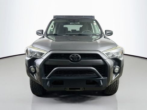 Used 2019 Toyota 4Runner SR5 AWD/4WD image 2