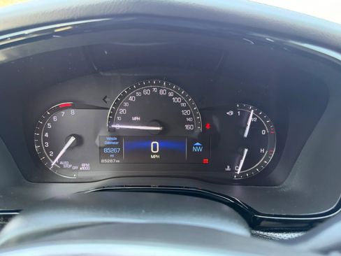 Used 2017 Cadillac XT5 FWD image 14