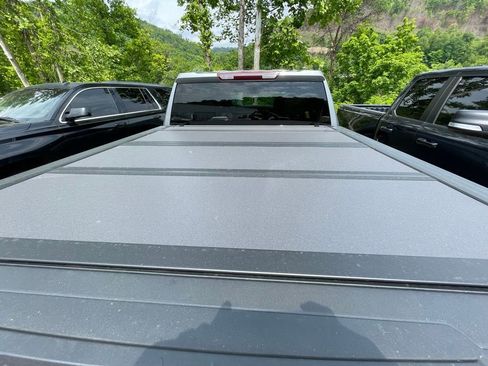 Used 2023 GMC Sierra 1500 SLT w/ SLT Premium Package AWD/4WD image 11