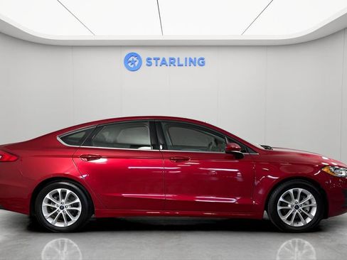 Used 2020 Ford Fusion SE FWD image 11