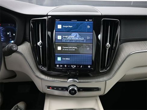 Used 2023 Volvo XC60 B6 Ultimate w/ Climate Package image 13
