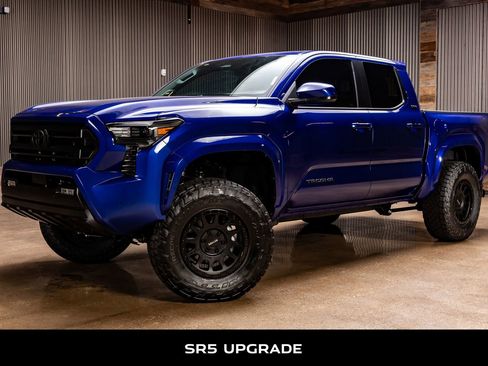 Used 2025 Toyota Tacoma SR5 image 5