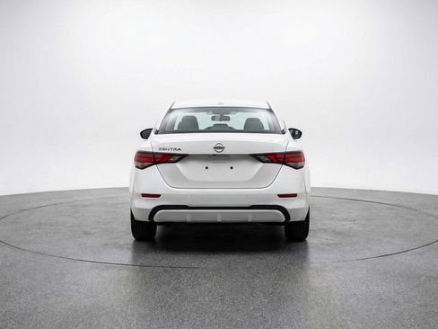 Used 2025 Nissan Sentra SV image 7