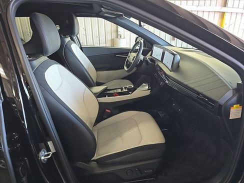 Used 2023 Kia EV6 GT-Line w/ GT-Line White Seat Package AWD/4WD image 8