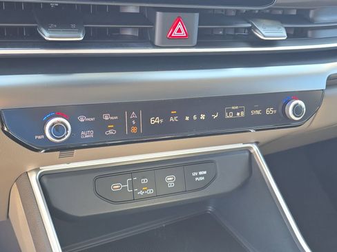New 2026 Kia Carnival FWD image 24