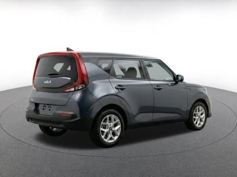 Used 2025 Kia Soul LX w/ LX Technology Package FWD image 9