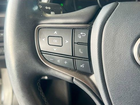 Used 2019 Lexus UX 250h image 17