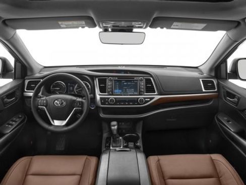 Used 2018 Toyota Highlander Limited Platinum image 8