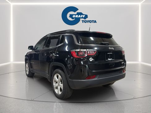 Used 2018 Jeep Compass Latitude FWD image 9