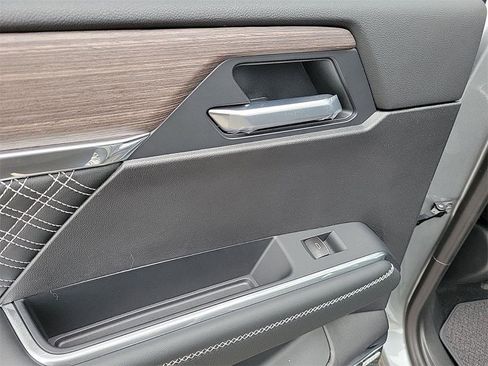 New 2026 GMC Acadia Denali w/ Super Cruise Package image 15