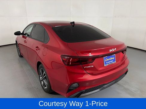 Used 2024 Kia Forte LXS w/ LXS Technology Package FWD image 8