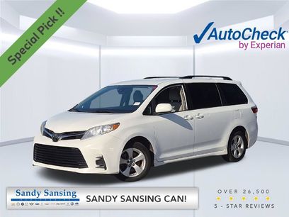 Used 2018 Toyota Sienna LE w/ Carpet Mat Package