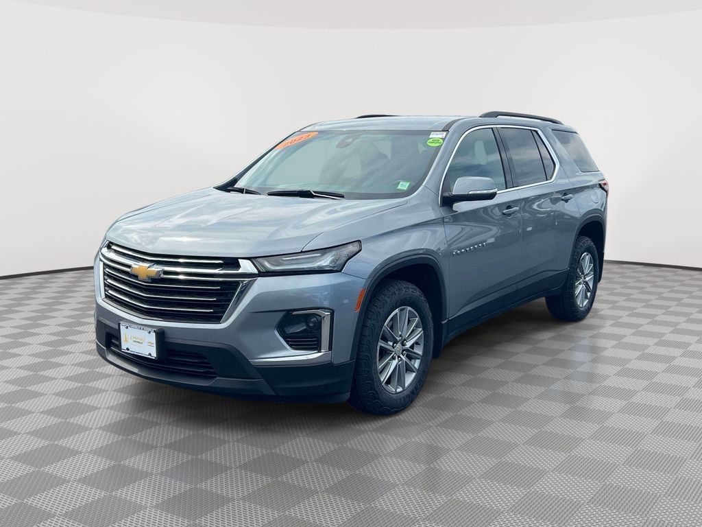 Used 2023 Chevrolet Traverse LT AWD/4WD image 3