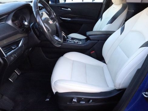 Used 2021 Cadillac XT4 Sport image 3