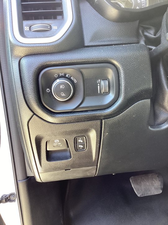 Used 2020 RAM 1500 Big Horn AWD/4WD image 15
