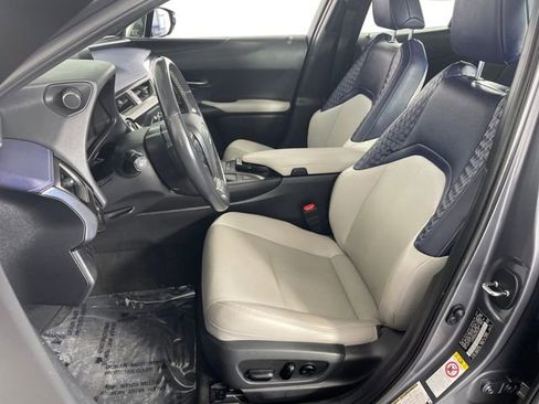 Used 2019 Lexus UX 200 w/ Premium Package image 19