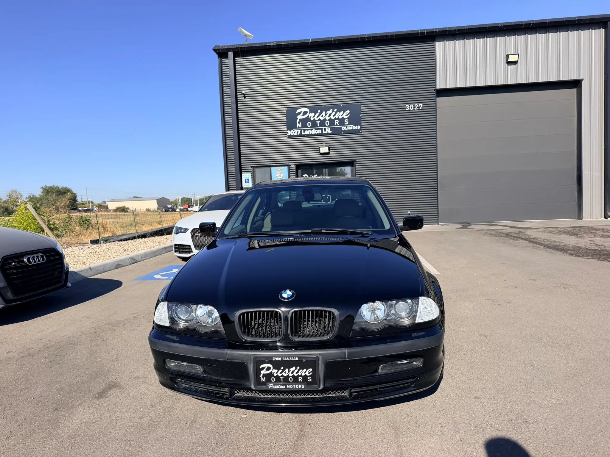 Used 2000 BMW 328i Sedan RWD image 2