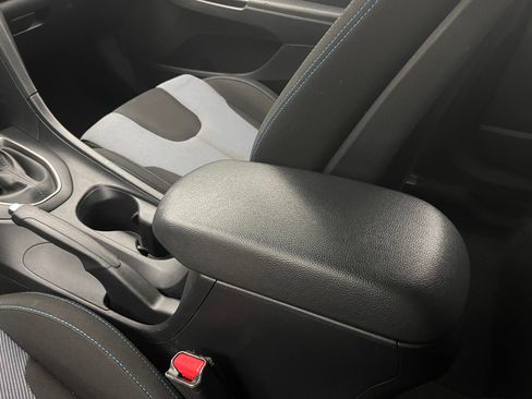 Used 2019 Hyundai Veloster 2.0 FWD image 26