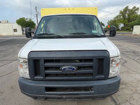 Used 2017 Ford E-450 and Econoline 450 Super Duty w/ Power Windows & Locks Group image 2