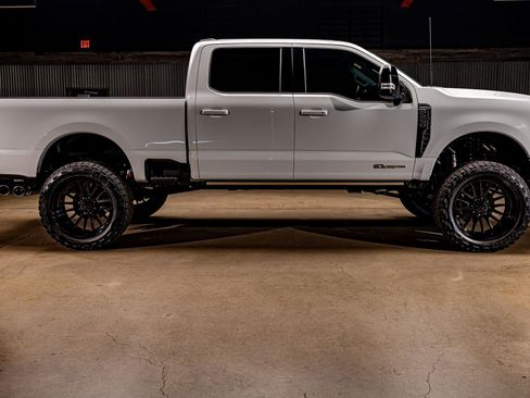 Used 2026 Ford F250 Platinum image 11