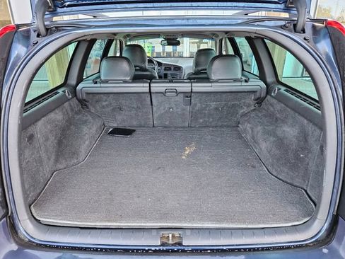 Used 2004 Volvo XC70 AWD/4WD image 11