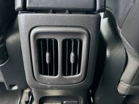 Used 2019 Jeep Compass Altitude image 17