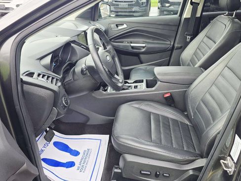 Used 2019 Ford Escape Titanium AWD/4WD image 10