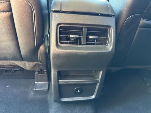 Used 2023 Ford Edge SEL image 25