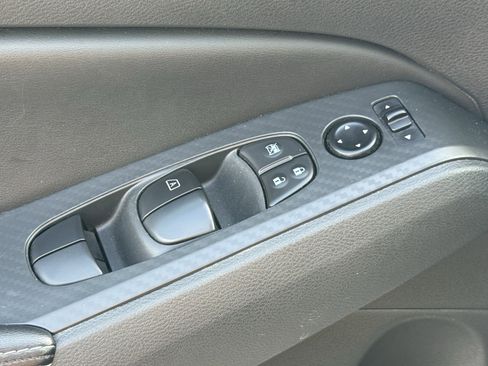 Used 2024 Nissan Altima 2.5 SV image 26