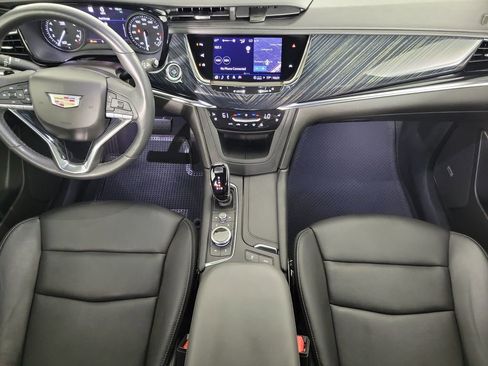 Used 2023 Cadillac XT6 Premium Luxury w/ Technology Package FWD image 16