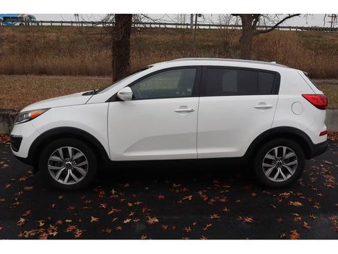 Used 2015 Kia Sportage LX image 4