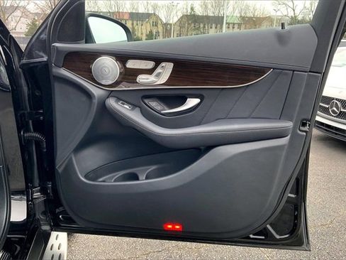 Used 2020 Mercedes-Benz GLC 300 4MATIC image 18