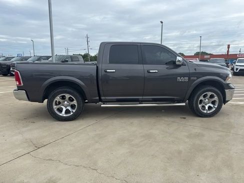 Used 2018 RAM 1500 Laramie AWD/4WD image 9
