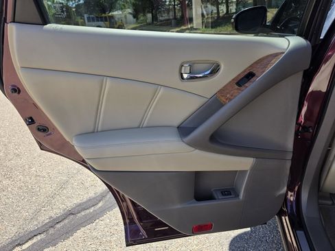 Used 2013 Nissan Murano LE w/ Platinum Pkg AWD/4WD image 16